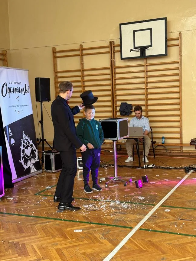 Pokaz iluzjonisty Łukasza Ogonowskiego - uczestnika Mam Talent w naszej szkole